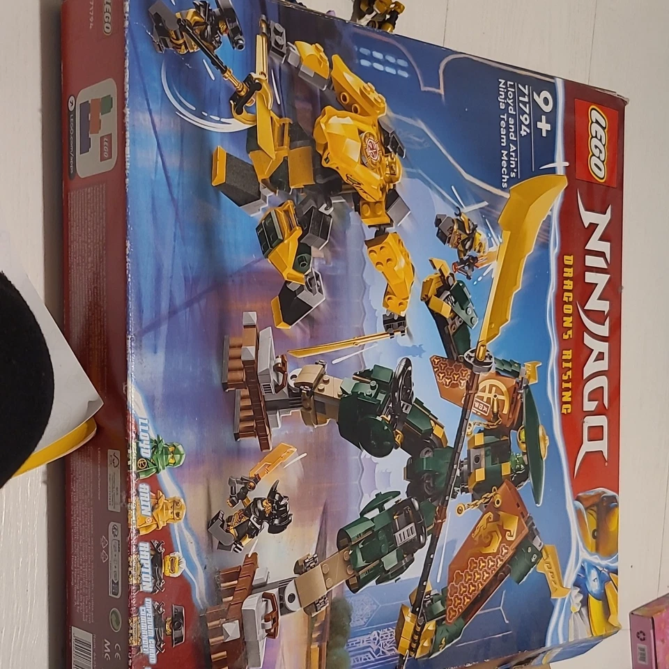 LEGO Ninjago 71794 Lloyd and Arin's Ninja Team Mechs, photo 3 of 4