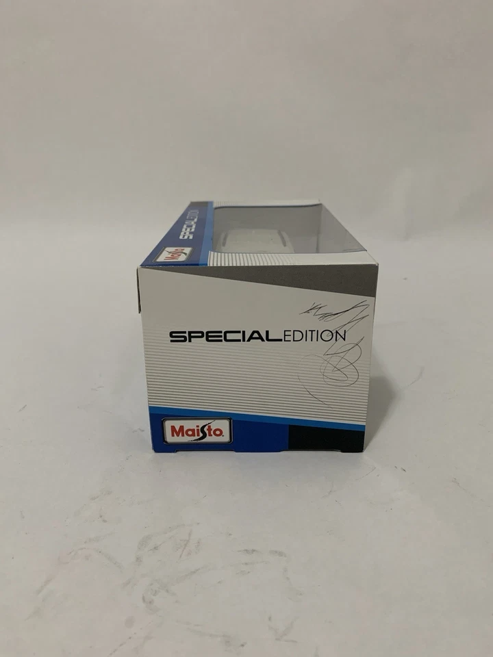 Jeep Grand Cherokee Laredo Maisto 2011 1:24 fundido a presión blanco sellado nuevo Foto 4 de 4