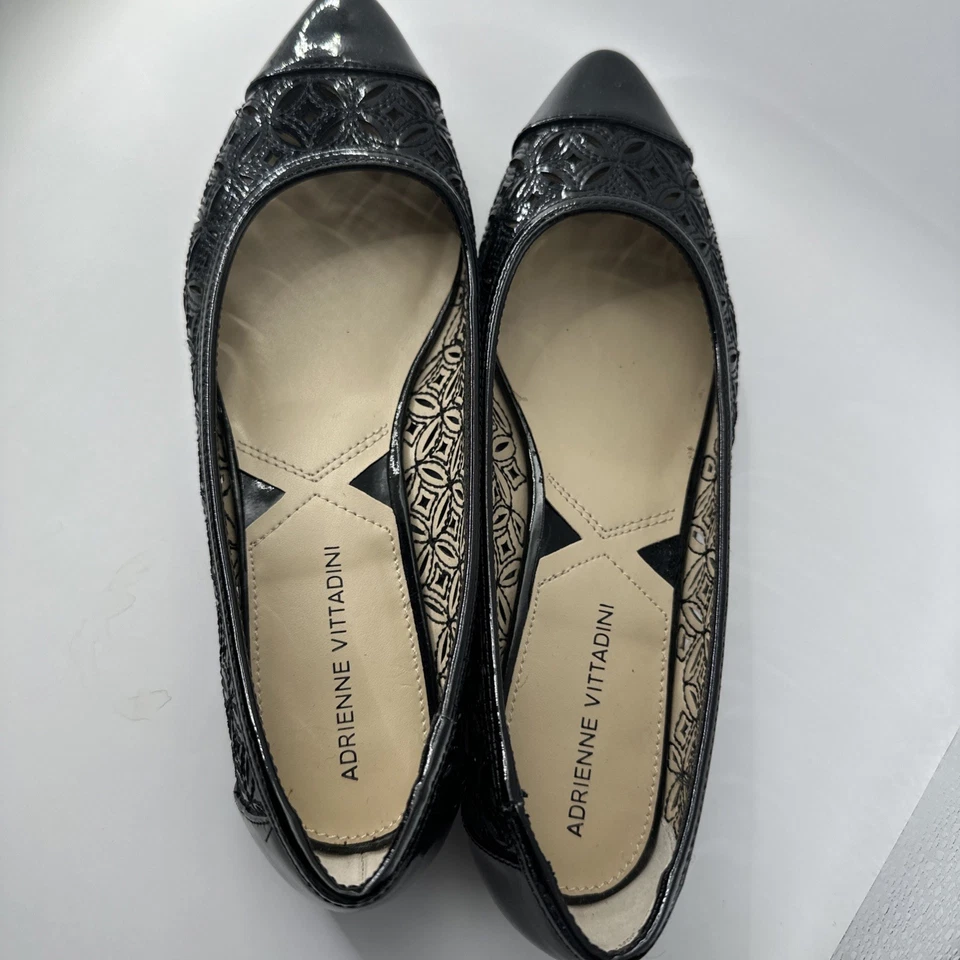 Adrienne Vittadini | Para mujer Cortes de encaje Puntera Plana Talla 7,5 | Color Negro Foto 3 de 4