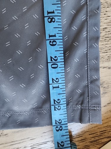 Pantalones Cortos de Golf Under Armour Niños XL Chinos Gris Nuevo con Etiquetas Pantalones Cortos de Corte Juvenil - Imagen 10 de 11