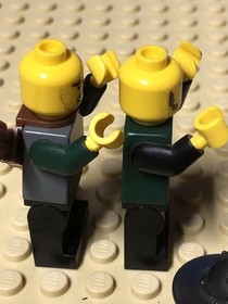 LEGO (8) Minifigures & Horse From 7946 King&rsquo;s Castle. Lion King, Dragon Knight