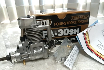 Moteur quatre temps SAITO FA-30SH tête hémique neuf dans sa boîte avec instru... - Photo 1/4
