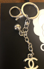 FABULOUS SILVER TONE KEY CHAIN  UNIQUE GREAT QUALITY 