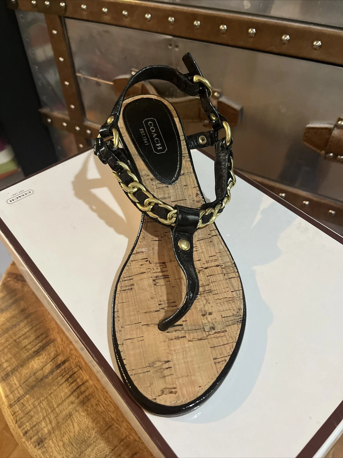 Coach Garland Crnkl Patent A8355 Sandalo US 8 5 M Pre Loved Catena Oro Nero