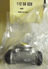 Rear Drum Brake Wheel Cylinder, Right - LPR 5563