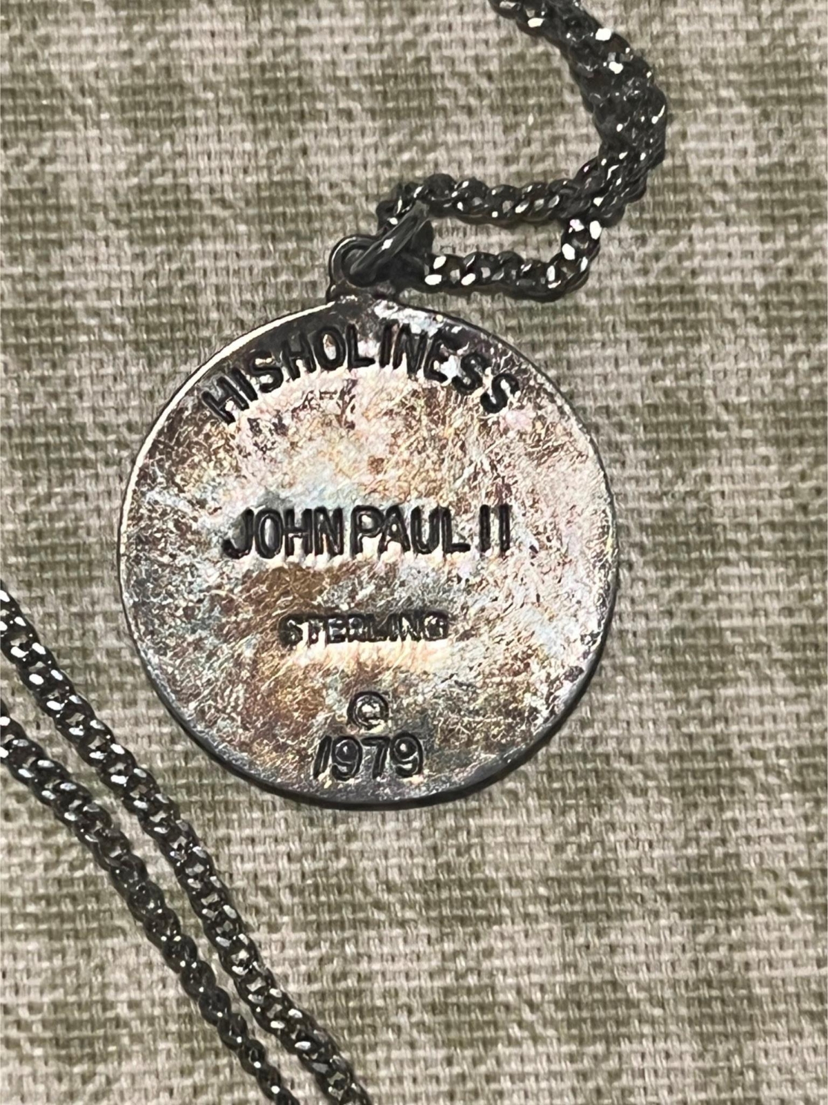 Pope John Paul II 1979 sterling medal with chain - Gem