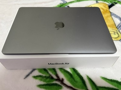MacBook Air 13-inch With Apple M1 Chip