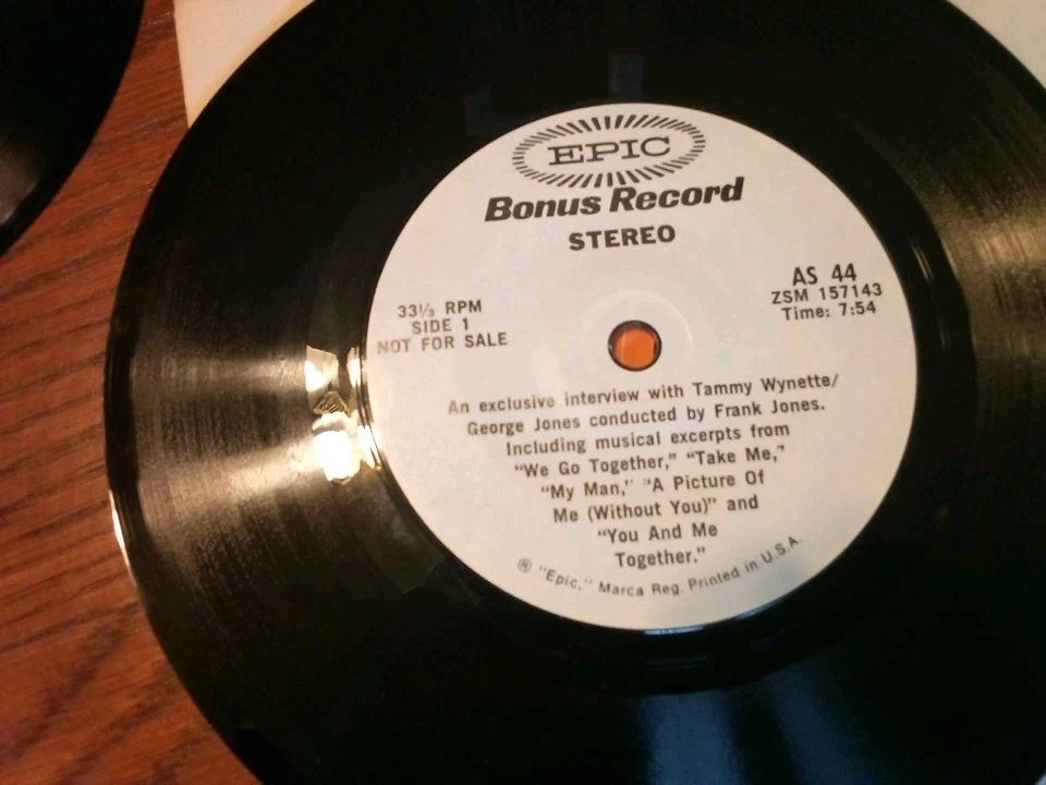 George Jones & Tammy Wynette EP Record Promo interview + 8 45 Record NM Comp Sl - Imagem 3 de 4