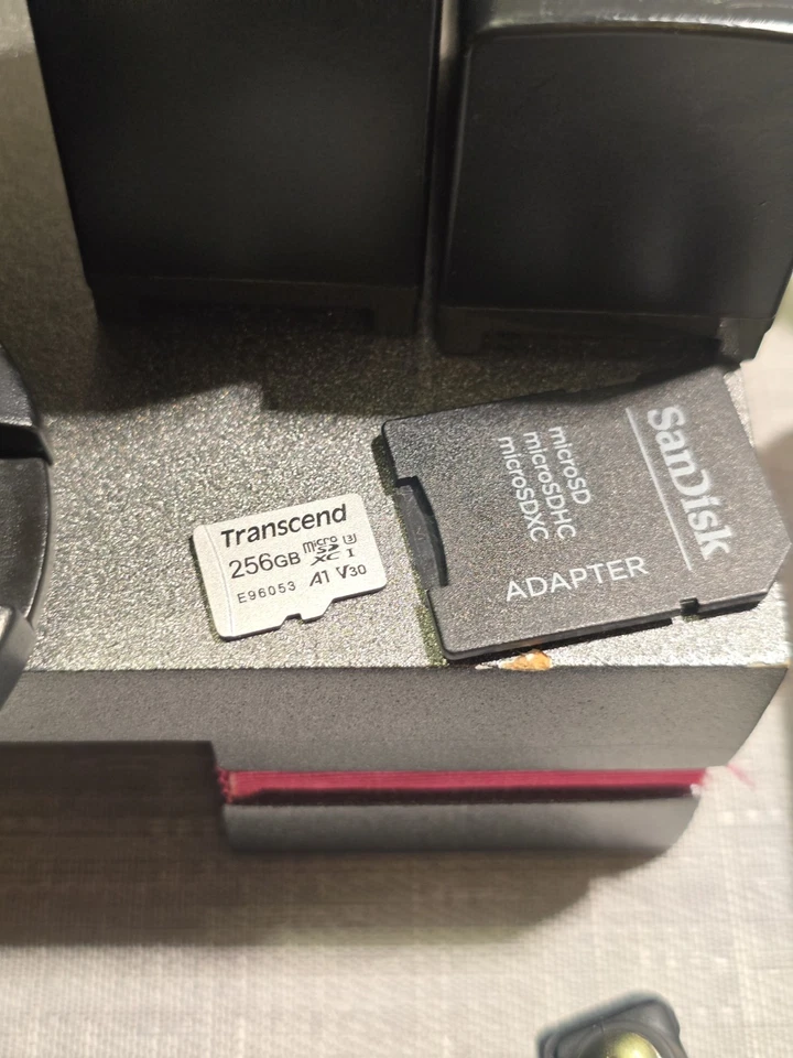 Canon XA25 HD Pro Camcorder + 2 Batteries, Accessories. Excellent Condition  - Image 4 of 4