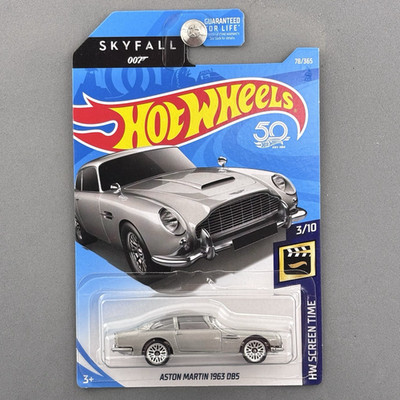 Hot Wheels Aston Martin 1963 DB5 Skyfall 007 ''HAS CRACK IN BLISTER - SEE PHOTOS''