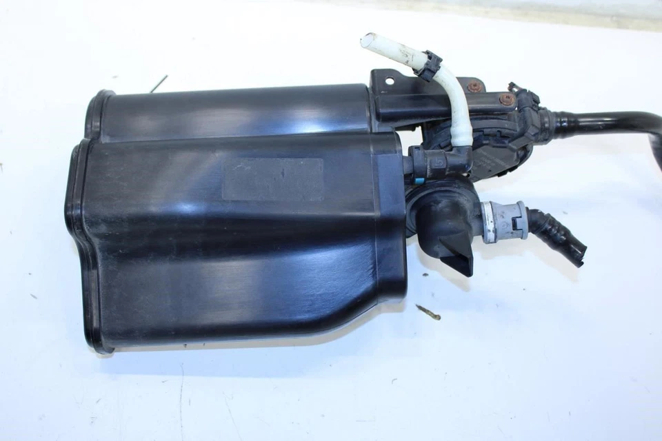 BMW 435i Gran Coupé xDrive 15-2016 bote de emisiones evaporador de vapor de combustible de 3,0 L Foto 2 de 4