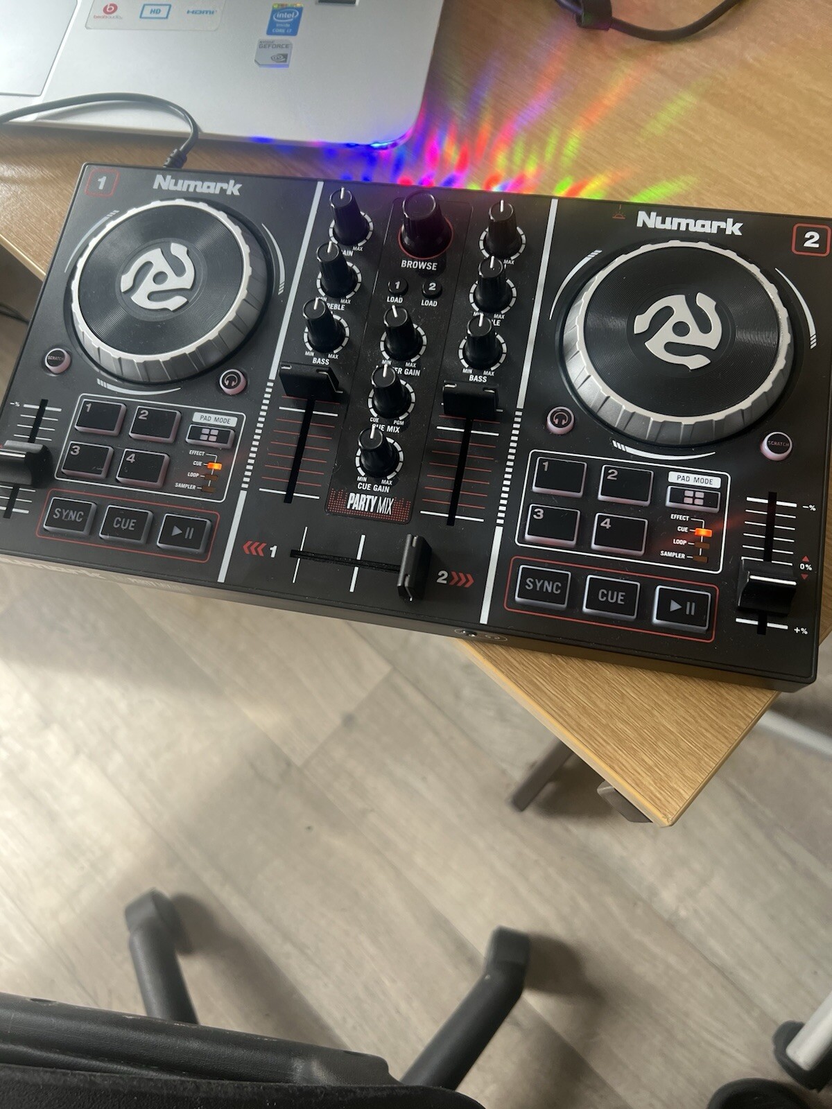 Numark Party Mix コンパクト 2デッキDJコントローラー(Numark Numark Party Mix コンパクト 2デッキDJコントローラー(Numark