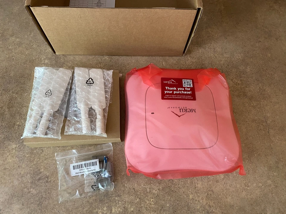 MERU NETWORKS AP822E DUAL RADIO POE WIRELESS ACCESS POINT W/ ACCESSORIES VT-29 - Image 4 of 4