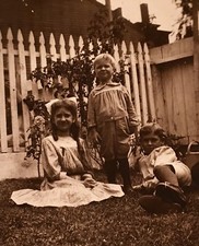 1900 s Three Young Brother SISTERS School Girls Backyard CABINET CARD PHOTO