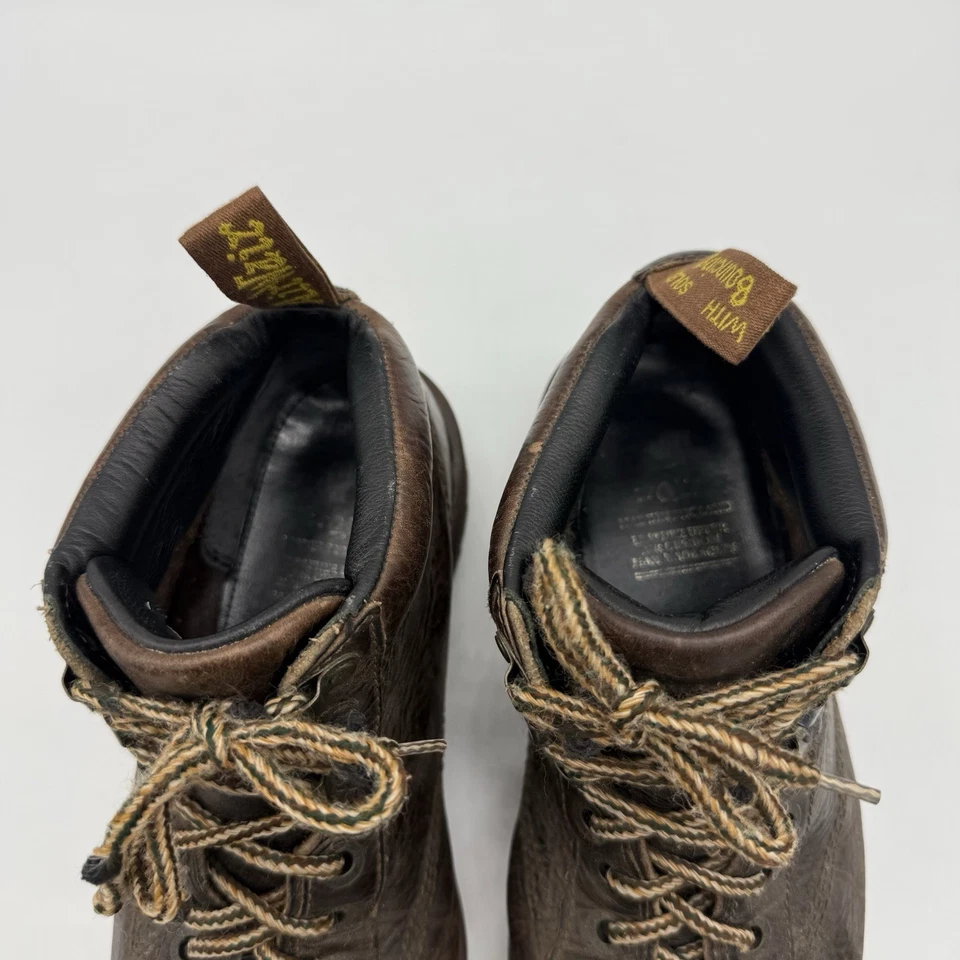 Botas de cuero marrón Dr. Martens hechas en Inglaterra con cordones gruesas para hombre talla UK 8 US 9 Foto 4 de 4