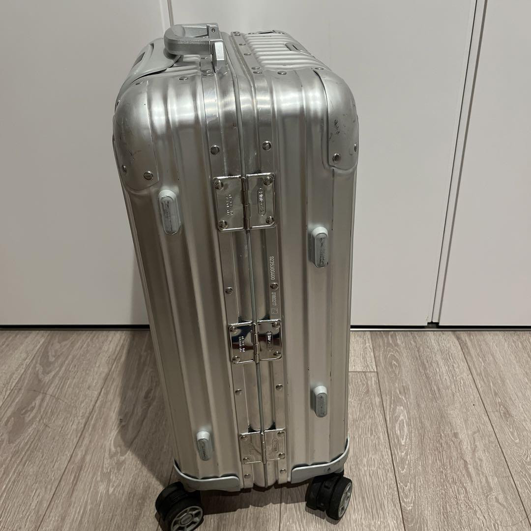 Used Rimowa Topas 32 L 4-Wheel TSA Available Suitcase H 55