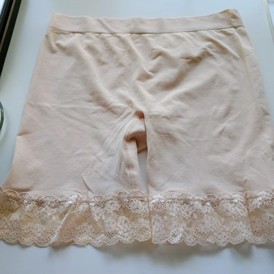 JUEGO DE 2 ROPA INTERIOR MODELADORA BREEZIES-TALLA GRANDE-CREMA ENCAJE Y MOCHACCINO-TOTALMENTE NUEVA Foto 2 de 3