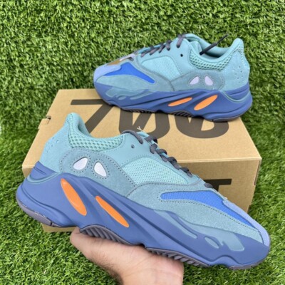 ADIDAS YEEZY 700 FADED AZURE FADAZU SNEAKER GRÖßE UK 8,5 BLAU VERPACKT GZ2002