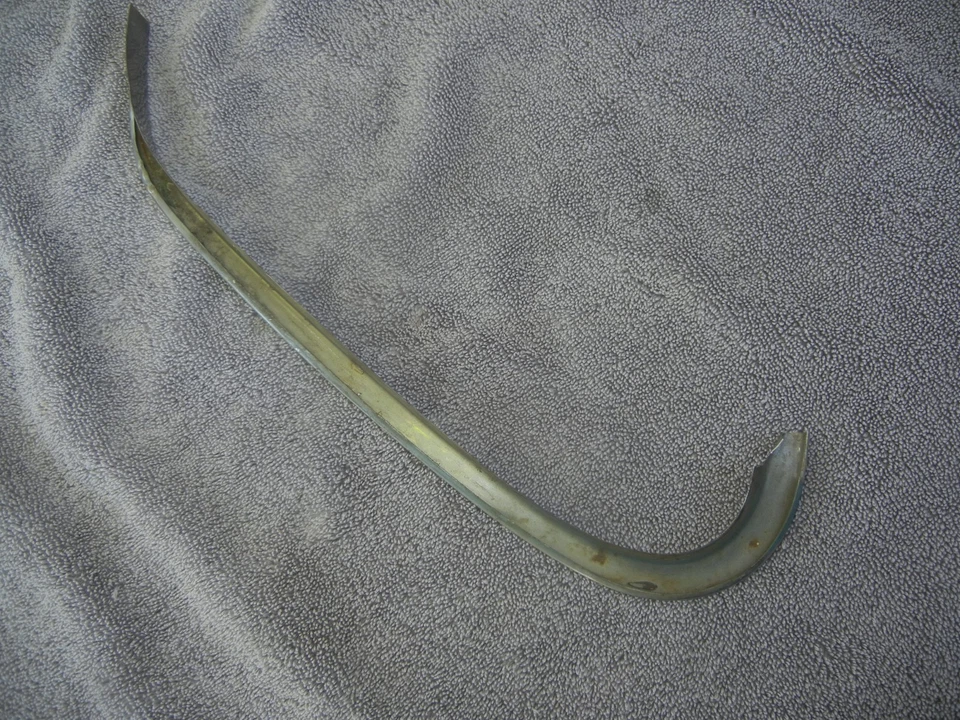 1973 Volvo P1800 ES левое заднее боковое окно задняя хромированная отделка молдинг - Изображение 4 из 4