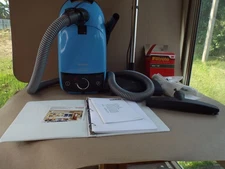 Miele S3181 Canister Vacuum Cleaner for Parts / Repair Only Tested Works (Read)