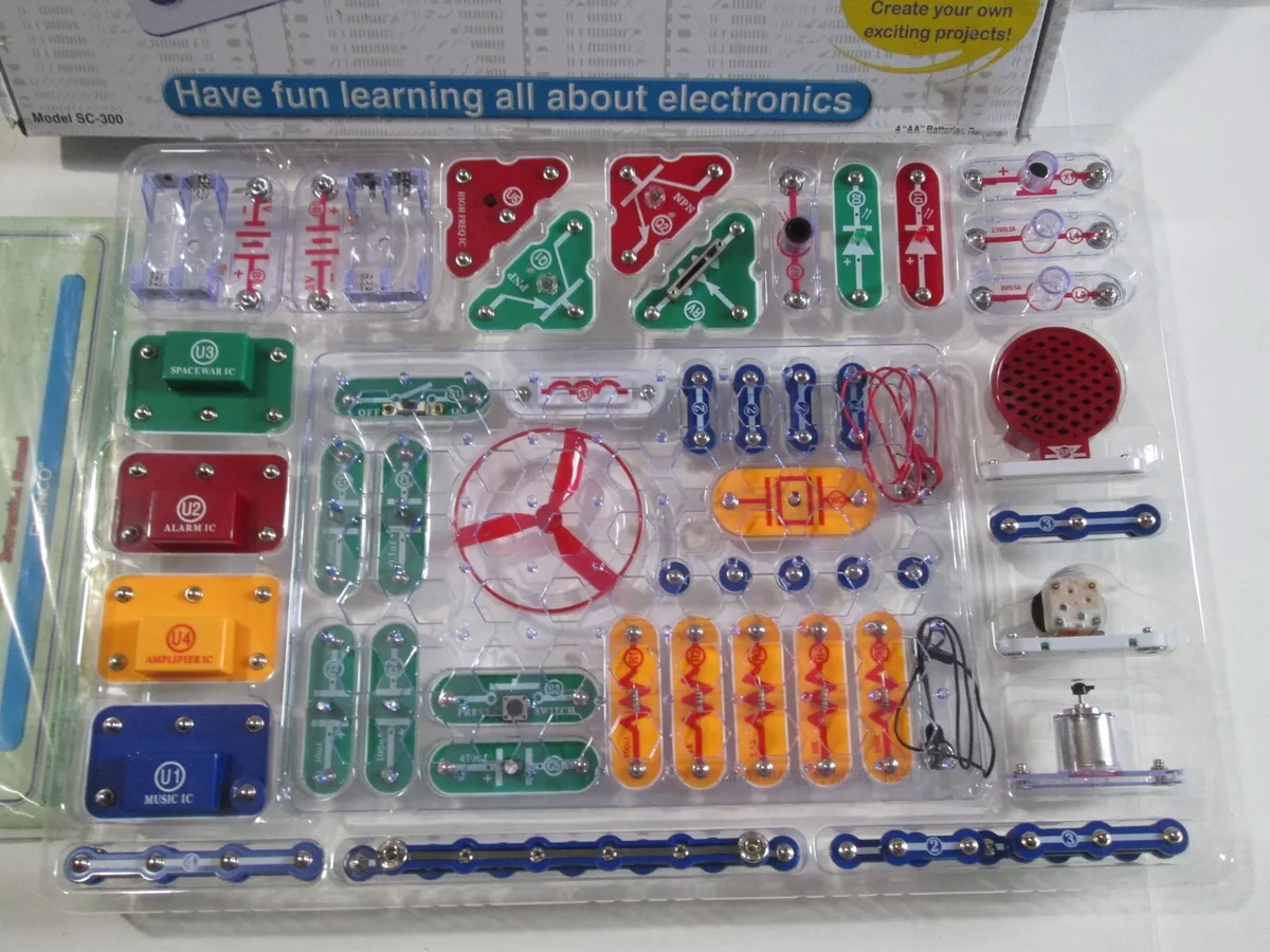 Snap Circuits 300-in-1 Experiments Learn Electronics Kit - The