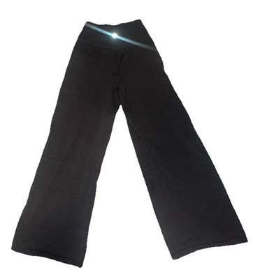 Lululemon Woman s Align Wide Leg Crop  pockets Size 2 black Excellent Condition 
