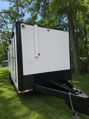 Turnkey 2021 Southern Dimensions 8.5' x 24' Mobile Cold Food & Beverage...