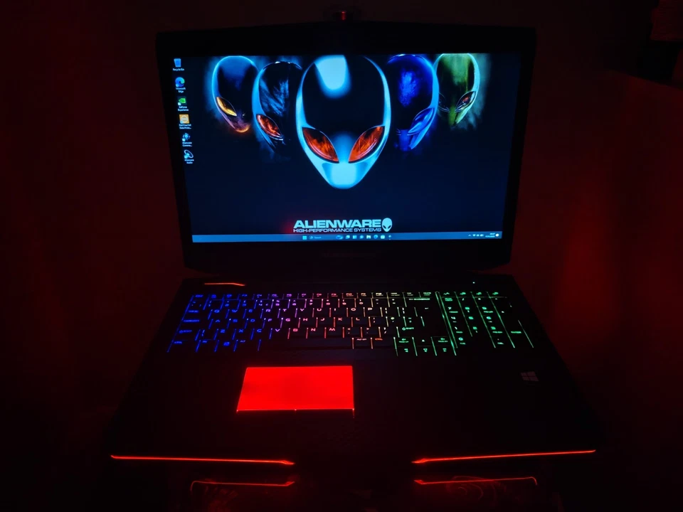 17 Inch Alienware Dell i7 Gaming Laptop 20GB RAM 1TB Storage With SSD - Image 3 of 4