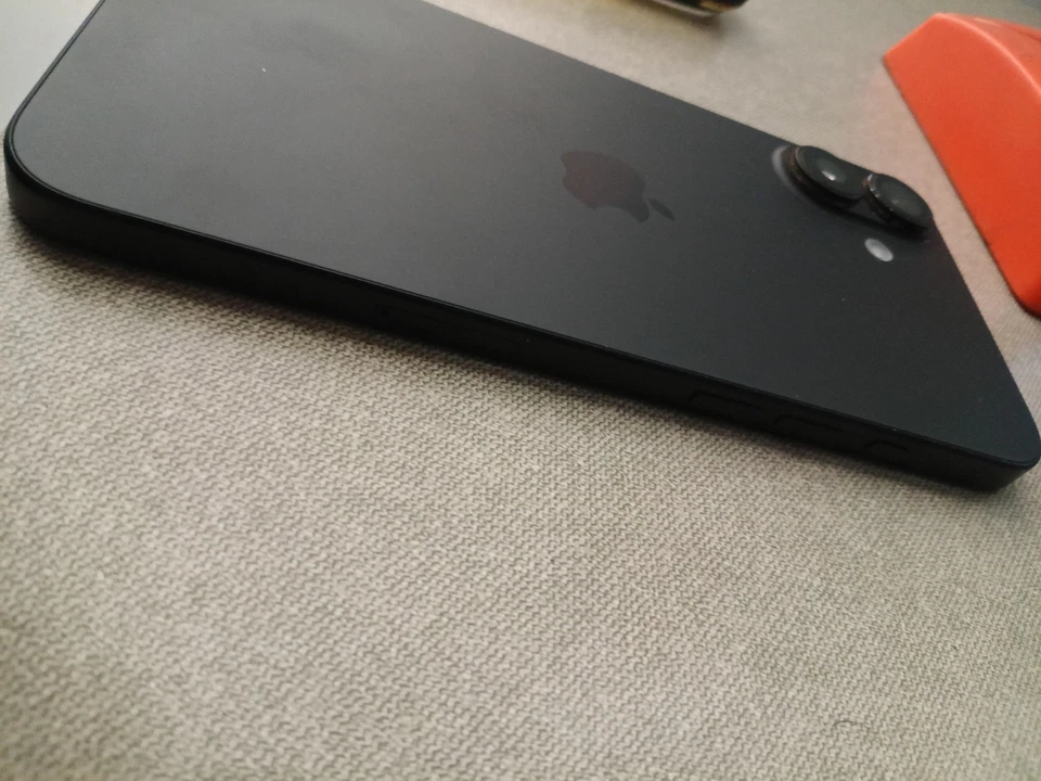 Apple iPhone 16 Plus · 128GB, foto 4 di 5