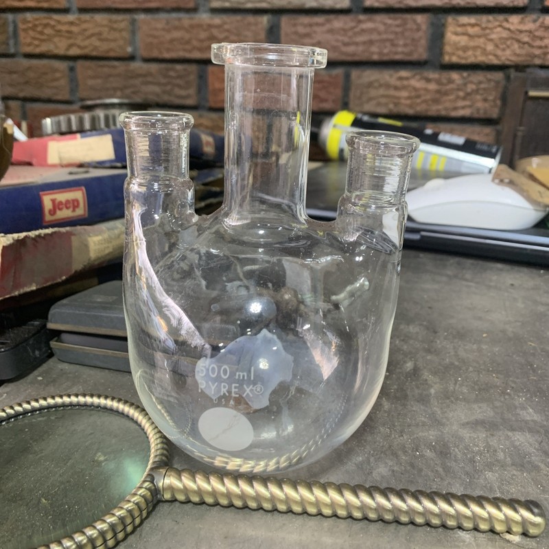 Pyrex Glass 500mL 3-Neck Vertical Round Bottom Flask 19/38 Clear-JNT Tooled Neck