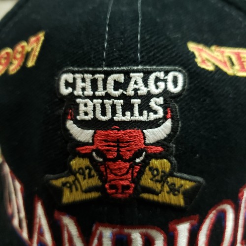 Chicago Bulls Snapback Hat 1997 NBA Champions Logo Athletic Locker Room VINTAGE - Picture 3 of 11
