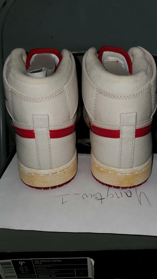 DS 2010 Nike Air Jordan 1 Retro Hi AJKO Blanco Rojo Universitario Talla 9.5 402297-161 Foto 3 de 4