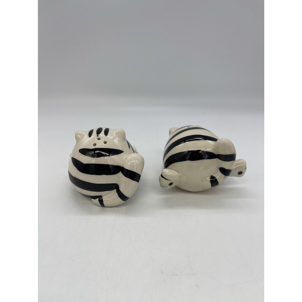 Pier 1 Fat Cats Salt & Pepper Shakers Black & White eBay