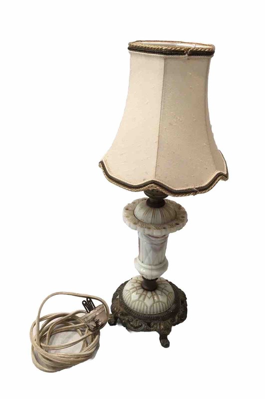 Vintage UV Reactive Pale Green & Beige Slag Glass 15” Table Lamp And Shade