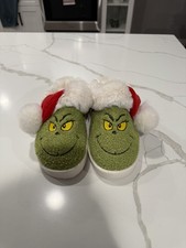 American Eagle Outfitters The Grinch Scuff Slipper - Faux Fur - Women  s 7 NEW 