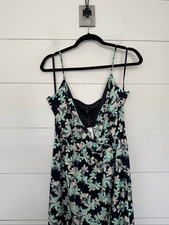 Banana Republic Women’s 8 Blue Floral Vneck Dress New