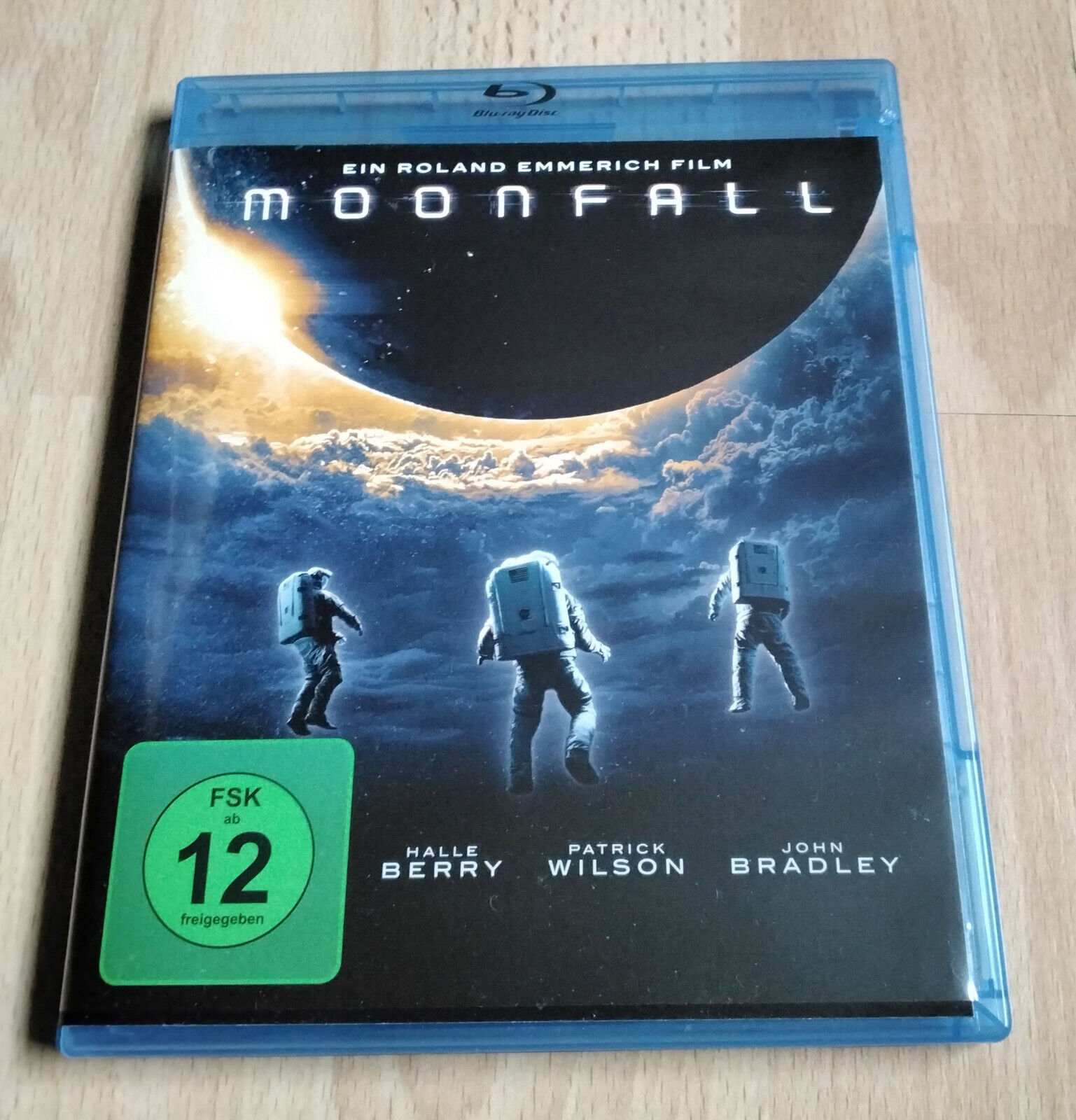 Moonfall [Blu-ray] - Patrick Wilson, Halle Berry, Michael Peña Donald Sutherland