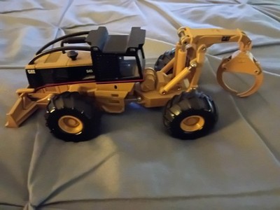 Norscot CAT 545 Grapple Skidder 1:50 Scale
