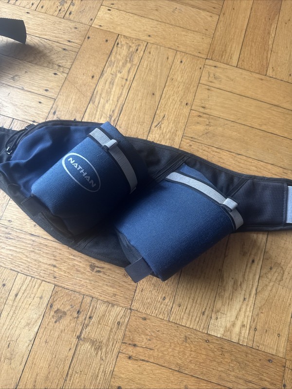Nathan Peak Hydration Running Belt Waist Pack Blue Excellent Condition 