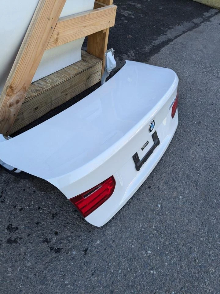 (LOCAL PICKUP ONLY) Trunk/Hatch/Tailgate Without Rear Camera Fits 12-17 BMW 320i Foto 2 de 4