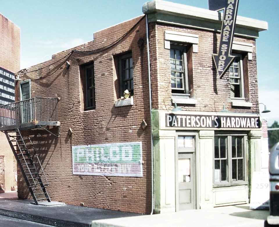 Downtown Deco N Scale Building Kit Patterson's Hardware Wow! So Real Looking! - Image 4 of 4