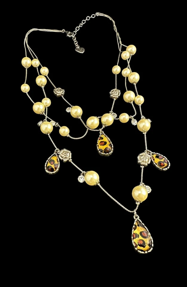 BETSEY JOHNSON Necklace Pearl Rhinestone Three Strand Gold Tone Chain Adjustable - Image 2 of 4
