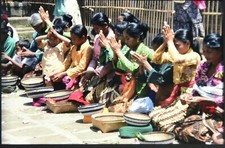 35mm Slide Women Sit with Baskets Praying? Bali Balinese Asia FREE POST