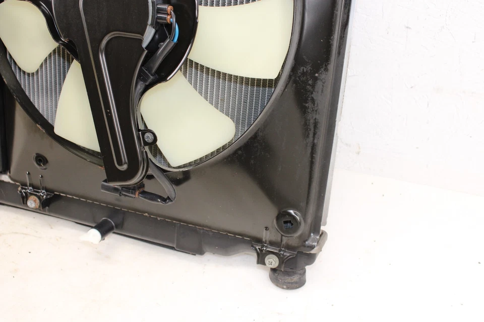 Conjunto de radiador/ventiladores Acura TL 2012-2014 3,7 L OEM HT155 Foto 3 de 4