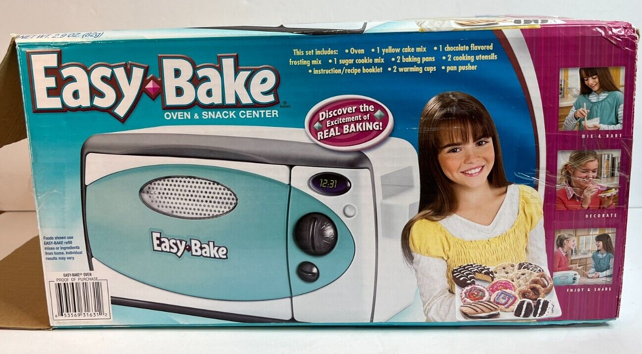 Hasbro Easy Bake Oven 2007 Mod 35230 With Instructions Cook Book, In Box, Works!