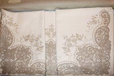 Lenzuolo Matrimoniale con due federe - ricamo ad intaglio e punto pieno