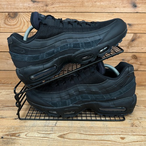 Nike Turnschuhe Herren Größe UK 8 Air Max 95 dreifach schwarz Leder Freizeit Mob Schuhe