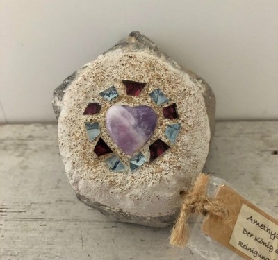 Mosaikstein Glücksbringer kl. Mandala m. Heilsteinherz auf Naturstein handmade
