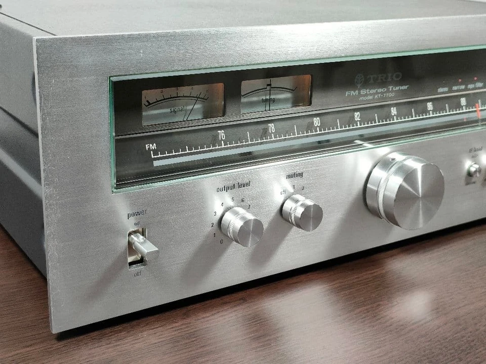 KENWOOD TRIO KT-7700 AM/FM Tuner Stereo Receiver 1976 Vintage AC100V 50Hz/60Hz - Image 3 of 4