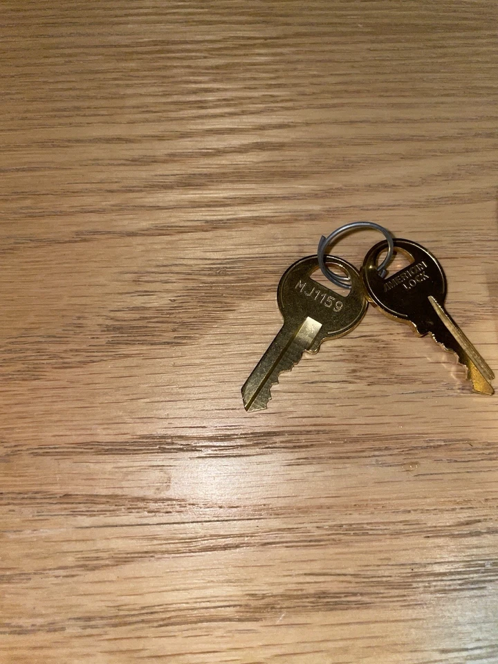 American Lock Brass Padlock ASL40NKARMVK-DG34823 | New in Box | USA Made - Image 3 of 4